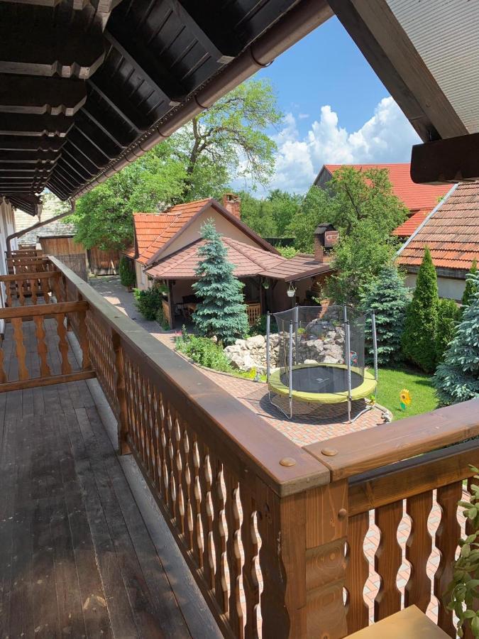 Pensiunea Haiduc Sacele Brasov Exteriör bild